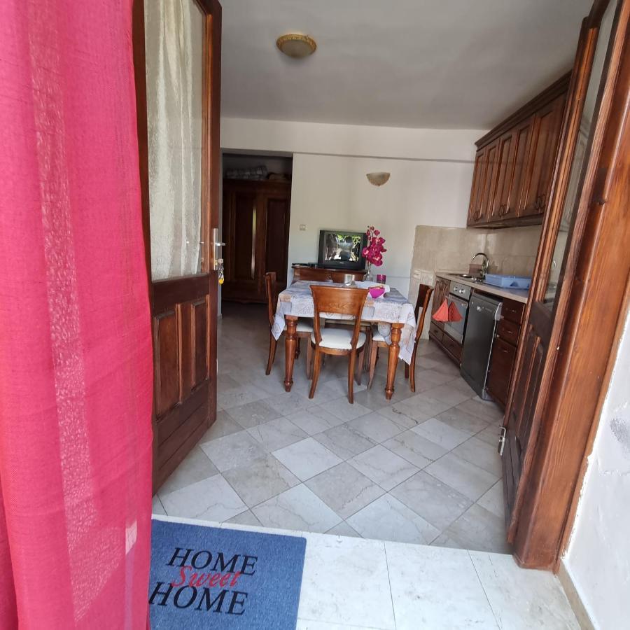 Apartment Jovan2,On The Beach With Free Wi-Fi 코토르 외부 사진